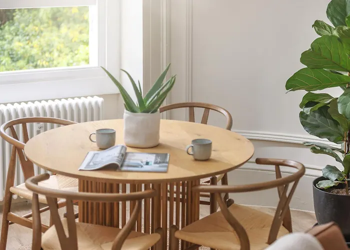 Ocean City Stylish Ground Flat